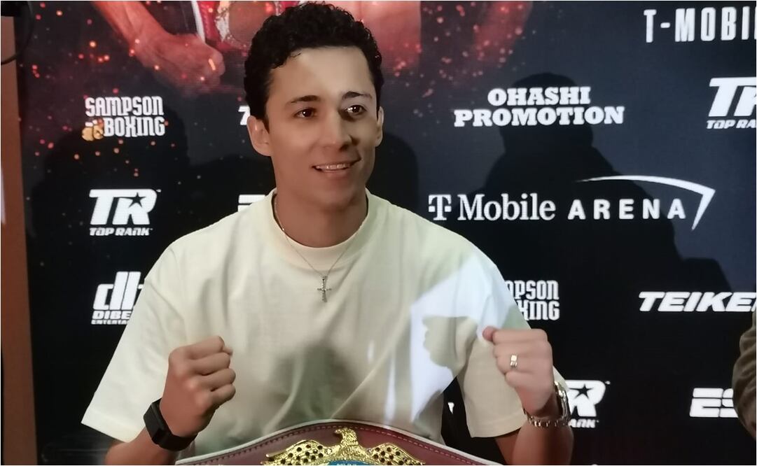 FOTO: Rafael 'Divino' Espinoza listo para volver al cuadrilátero; defender por tercera ocasión su campeonato pluma de la Organización Mundial de Boxeo