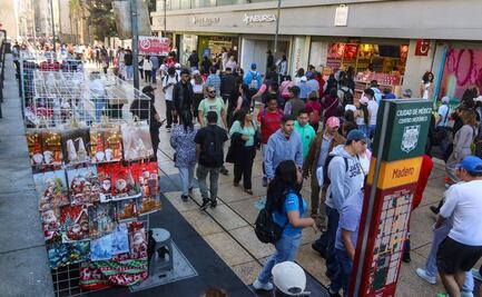Comerciantes apuestan por estructuras metálicas; ofrecen productos en calles del Centro Histórico tras cierre de Izazaga