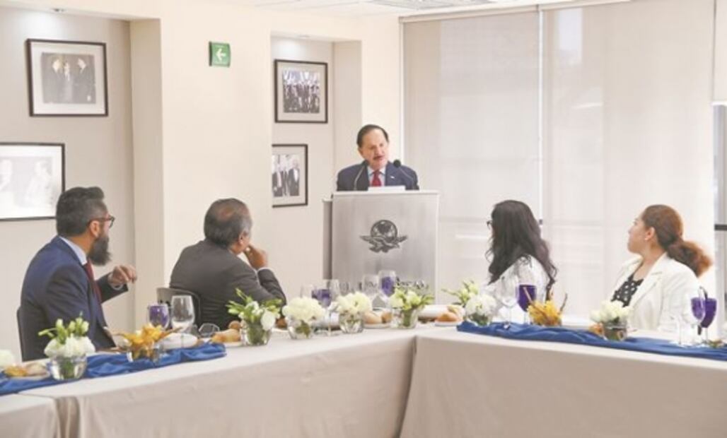 El liderazgo no tiene género: Ealy Ortiz