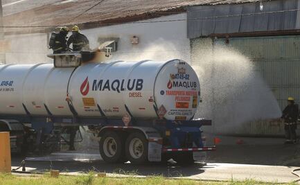 Se incendia camión cargado de combustible en Culiacán