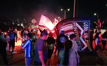 Aficionados de Rayados rompen medidas y festejan título de Copa MX