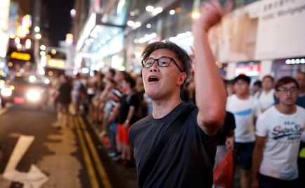 Miles de profesores marchan en Hong Kong para "proteger próxima generación"