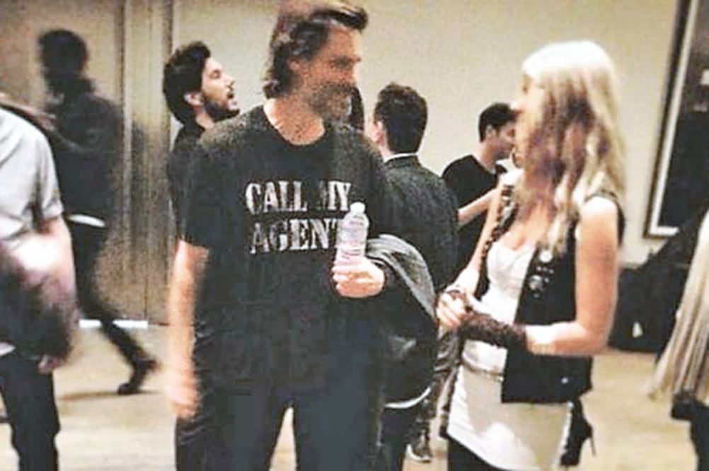 En las imágenes se observa Carrey conviviendo con algunos de los invitados (INSTAGRAM / MILK STUDIOS)