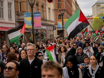 Detención de activista propalestino de Universidad de Columbia desata indignación y protestas en EU; juez suspende su expulsión del país