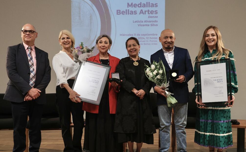 Ceremonia de entrega de la Medalla Bellas Artes en la disciplina de Danza a Leticia Alvarado y Vicente Silva. Fotos: Berenice Fregoso/ EL UNIVERSAL.