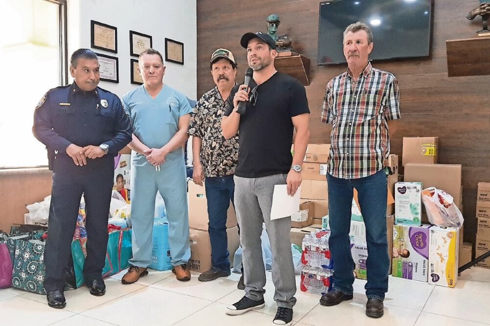 Los artistas colaboran con departamentos de Policía locales y médicos. (CORTESÍA)