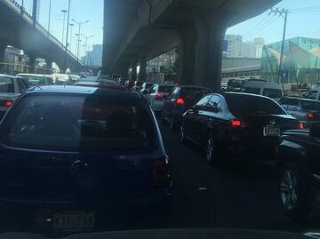 Bloqueo contra gasolinazo provoca caos vial en Periférico Norte