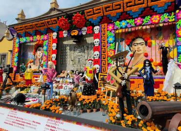 Desde Sor Juana Inés de la Cruz hasta Chavela Vargas; Coyoacán instala ofrenda en honor a mujeres de la historia