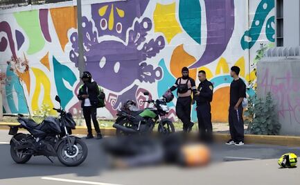 Motociclista muere en accidente de tránsito con tráiler en Iztapalapa; conductor del vehículo está detenido