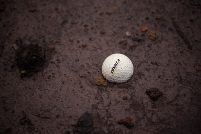 Niña muere en campo de golf