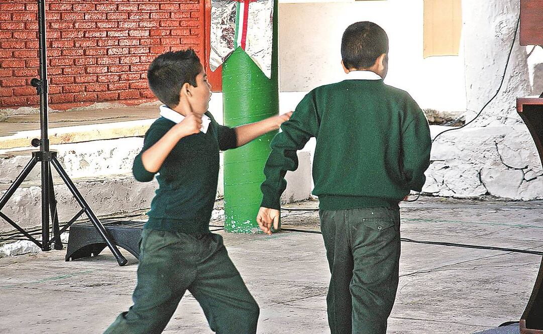 En las escuelas, los hombres tienden a participar más en actos de violencia, de acuerdo con el estudio. Foto: Archivo/ EL UNIVERSAL