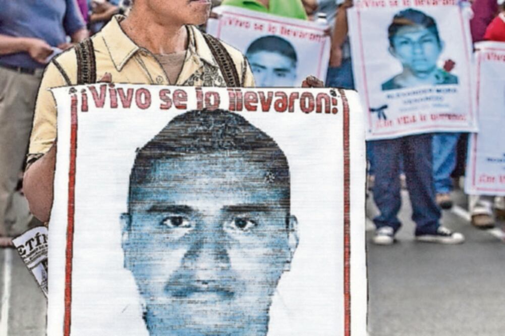 El diario neoyorquino destacó como “lo más preocupante”, la falla de la investigación sobre los 43 normalistas desaparecidos” (Especial)