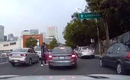 Captan asalto en 20 segundos a conductor de Audi frente al centro comercial Santa Fe