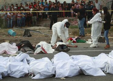 Repatrian cuerpos de 15 guatemaltecos fallecidos en accidente en Chiapas