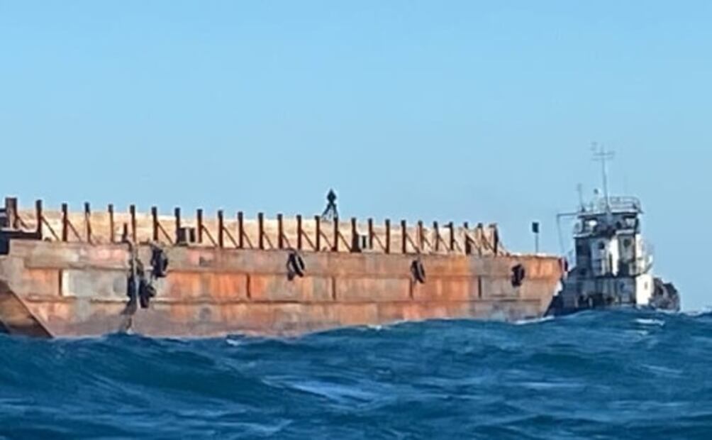 Llega primer barco con piedra porfiria para Tramo 5 del Tren Maya a Puerto Morelos