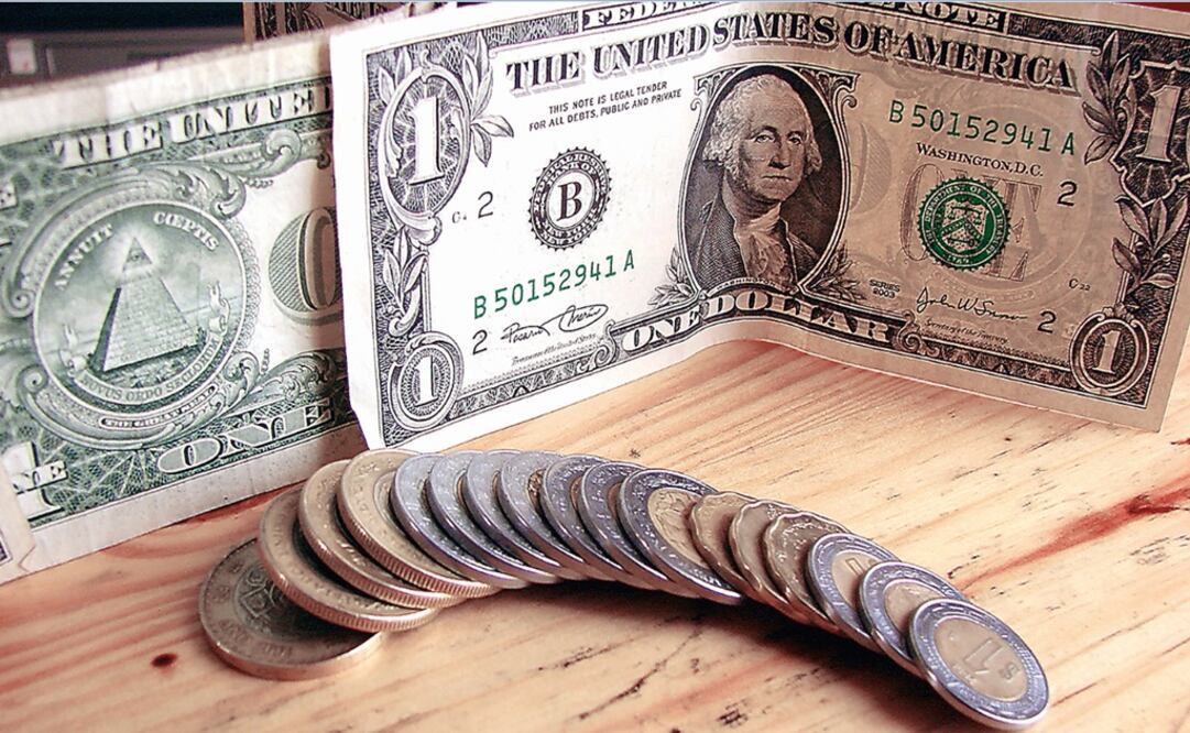 Dólar cierra en $16.84; la BMV gana 0.04%
