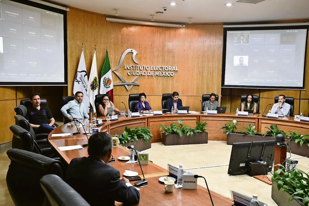 En la sesión del Consejo General del IECM se dieron a conocer los avances del recuento de votos en los distritos electorales. Foto: Especial