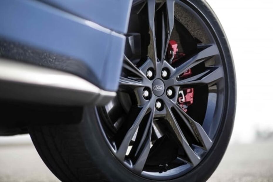 La nueva Ford Edge ST tiene la formula exacta para hacer divertido un SUV