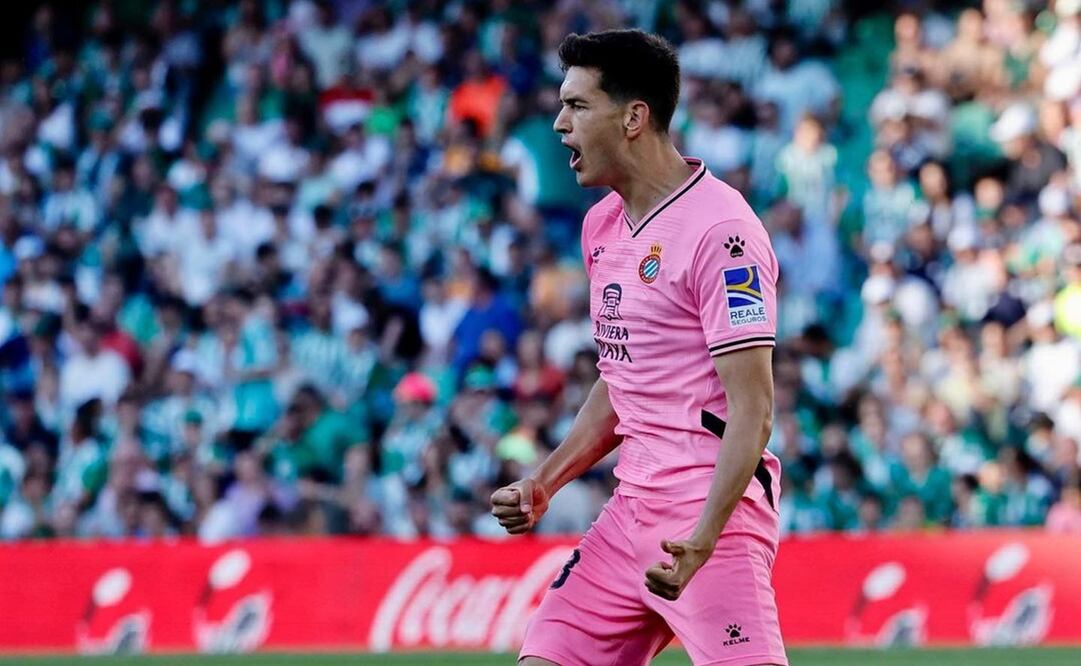 César Montes en partido con el Espanyol de Barcelona - Foto: @cjasib en Instagram