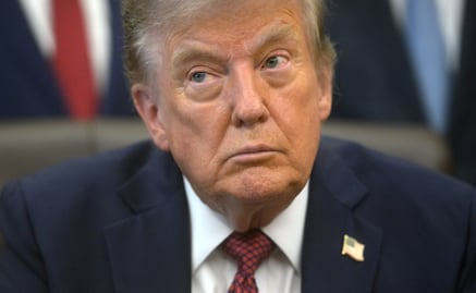 Trump bromea con imponer un "gran arancel" a México por lechuga; reportan 11 mil posibles casos de "diarrea explosiva" en EU