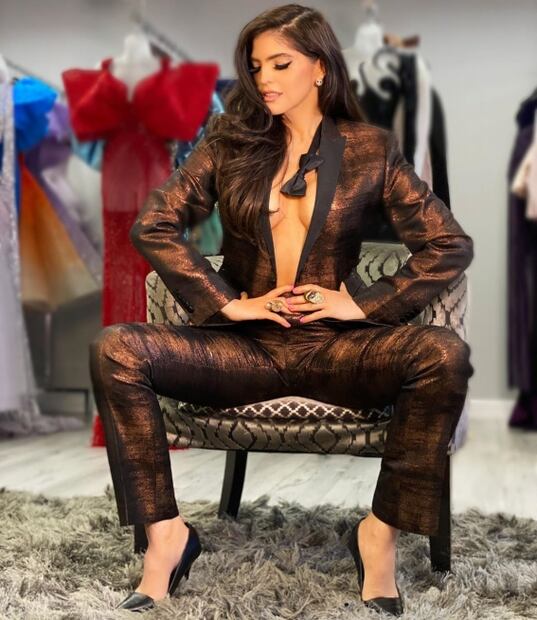Ana Bárbara presume caftán perfecto para el verano