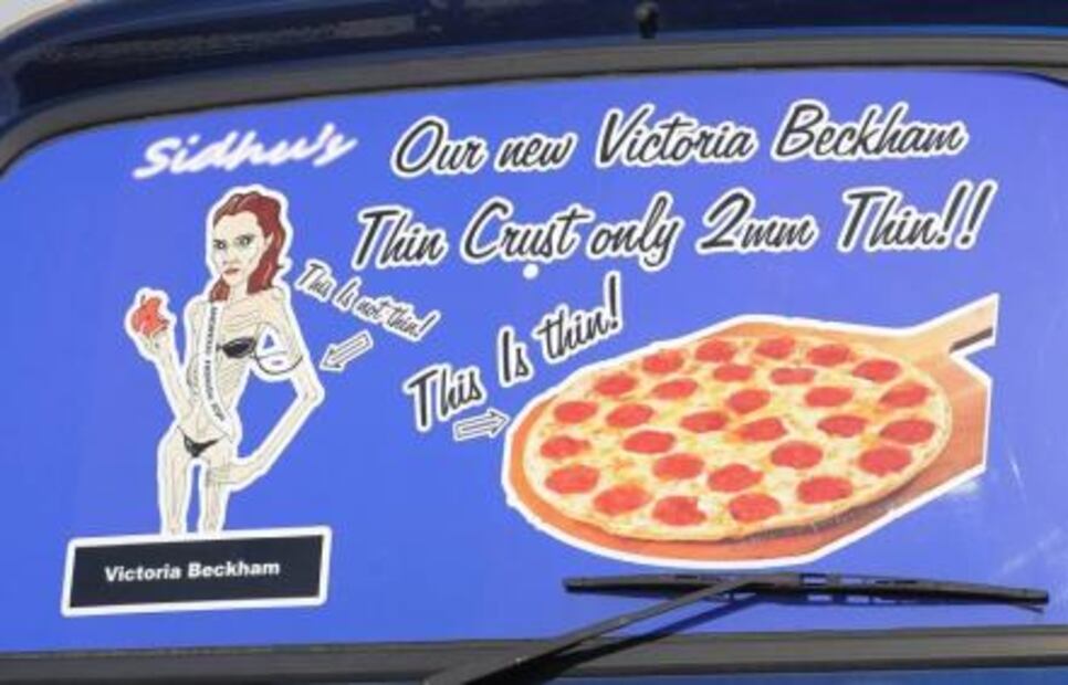 Restaurante muestra a Victoria Beckham "esquelética", ella demandará