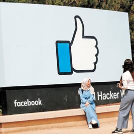 Mantenimiento genera fallas en red de Facebook
