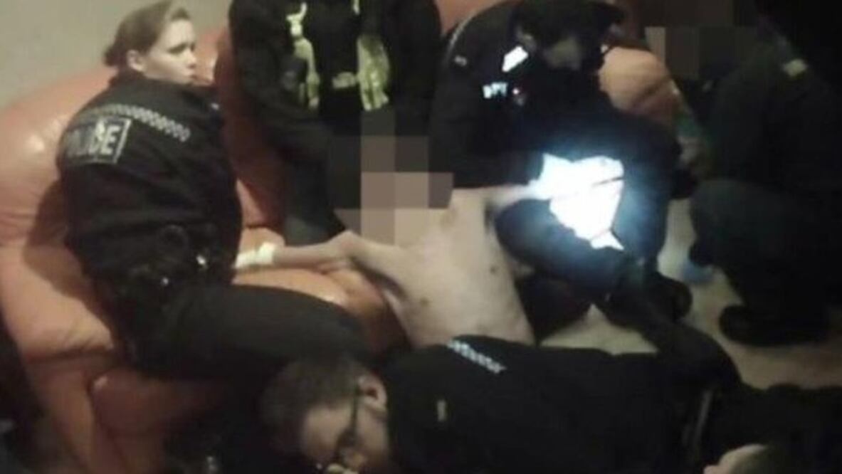 Gente bajo los efectos de la droga polvo de mono