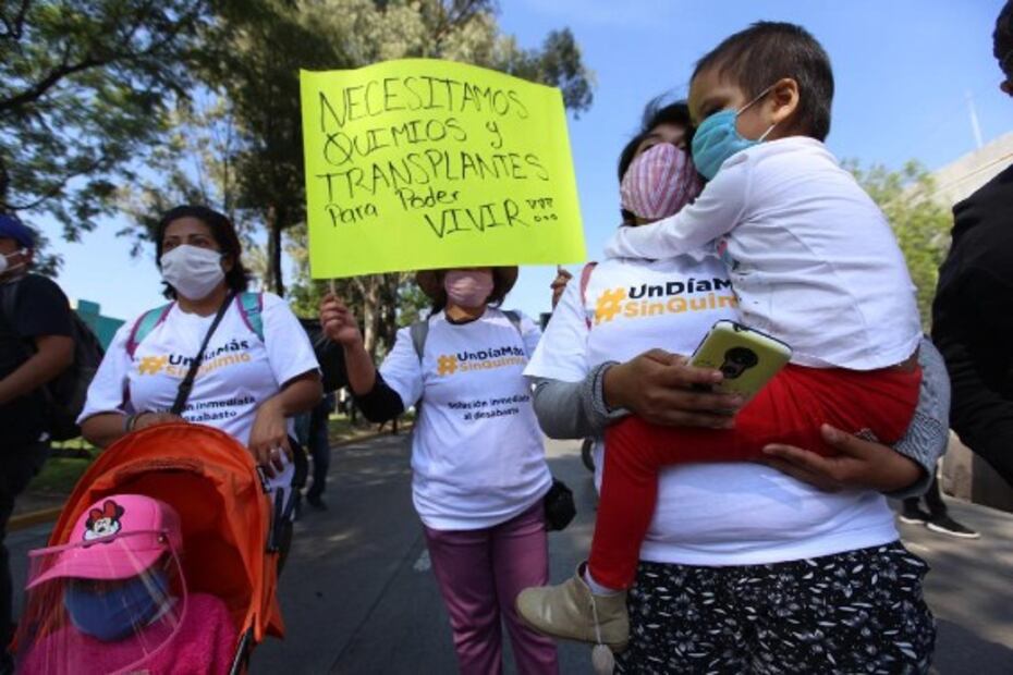 Padres de niños con cáncer cumplen más de 3 horas en bloqueo de Circuito Interior