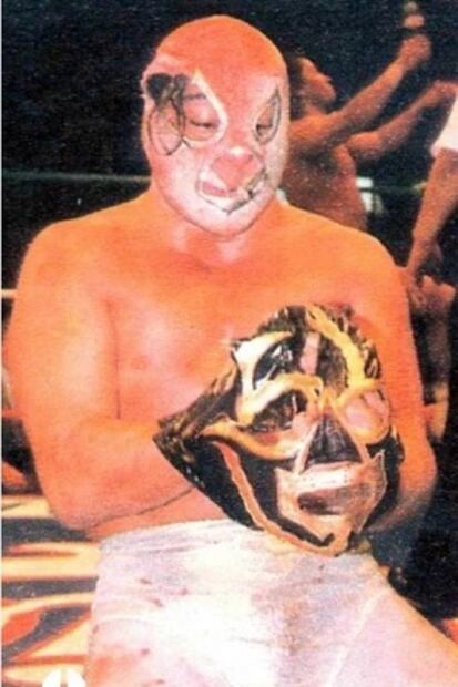 El Hijo del Santo tras destapar a Scorpio Jr en la Arena México | FOTOS: Especial