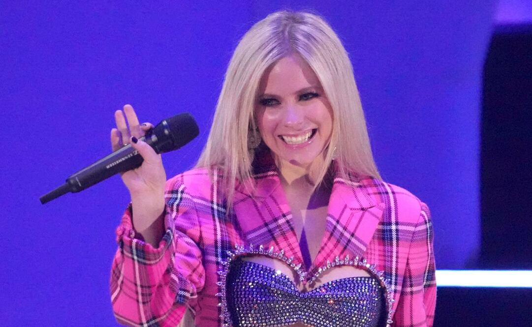 Avril Lavigne en los MTV Video Music Awards Foto: AP