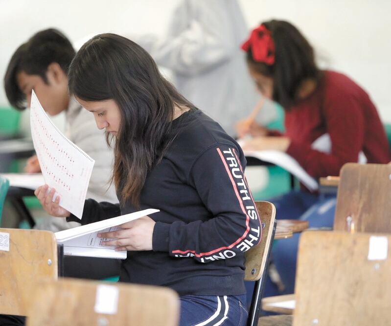 El examen Comipems se realizará los días 15, 16, 22 y 23 de agosto para evitar tumultos y así prevenir contagios de Covid-19. Foto: ARCHIVO EL UNIVERSAL
