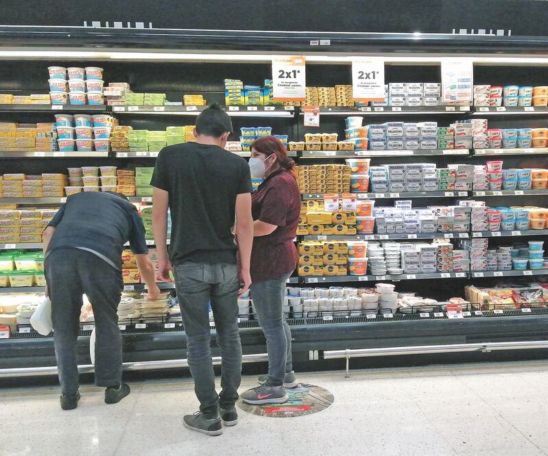 Autoridades dicen que la suspensión de venta de quesos se aplicó en defensa de los consumidores y para hacer cumplir las normas. Foto: CARLOS MEJÍA. EL UNIVERSAL