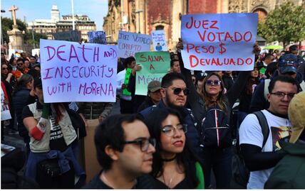 FOTOS: Trabajadores del PJF protestan frente al Club de Banqueros en el marco del CEO Dialogue