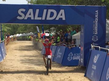 Daniela Campuzano gana oro en ciclismo de montaña