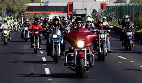 ¿Por qué razones pueden llevar mi moto al corralón y de cuánto es la multa?