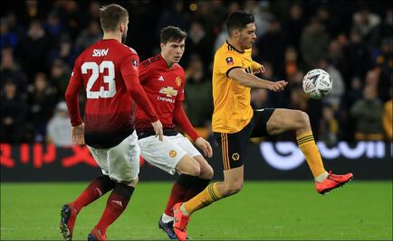 Con gol de Raúl Jiménez los Wolves eliminan al Manchester United