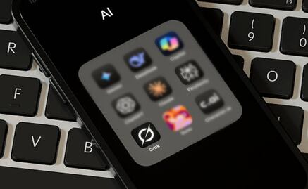 xAI ofrece disculpas por mensajes extremistas de Grok; el asistente de inteligencia artificial reconoce "horrible comportamiento"