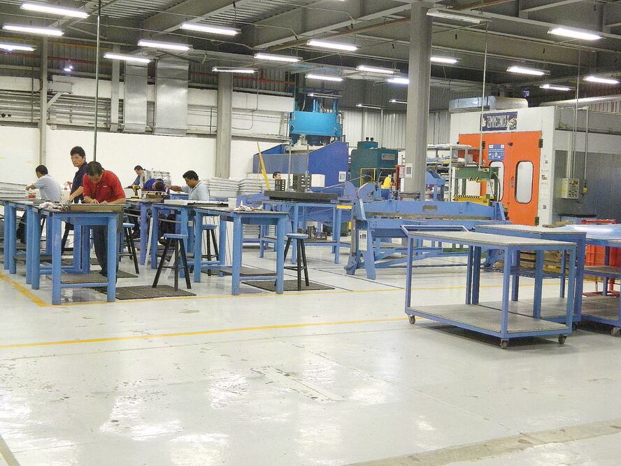 En los próximos meses se traerán inversionistas de aquellas materias primas que se requieren en el país, como de moldes y herramentales. Foto: ARCHIVO EL UNIVERSAL