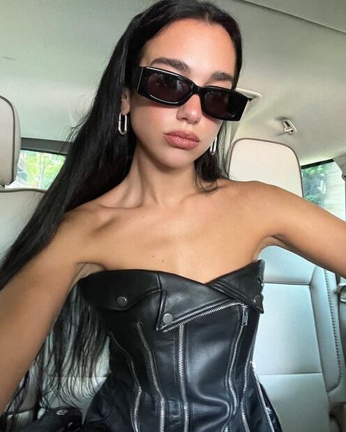 Dua Lipa enseña cómo llevar un "total look" de cuero esta temporada