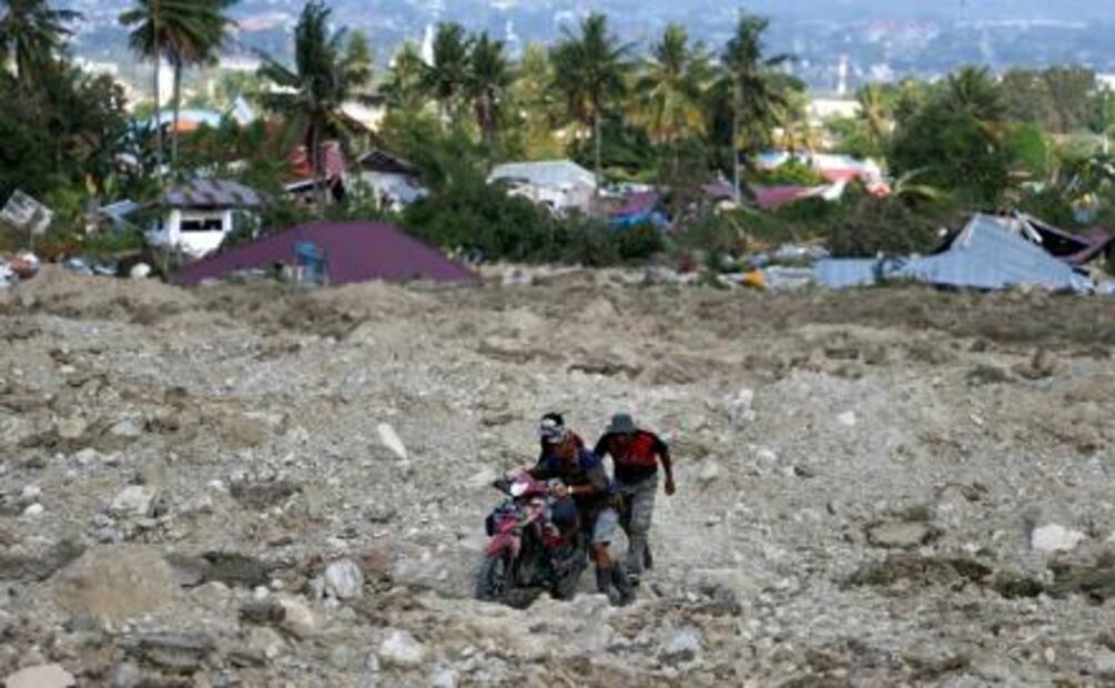 ​Van mil 424 muertos por sismo en Indonesia; llega ayuda internacional