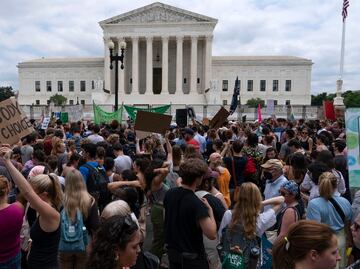 Tras decisión de la Corte, estados de EU van por defender derecho al aborto…y otros por prohibirlo