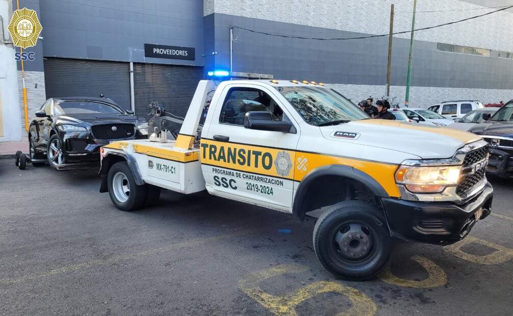 Policías de la Ciudad de México recuperan vehículo de alta gama robado en el museo del automóvil; quedó a disposición del agente del Ministerio Público, 20 de enero de 2025. Foto: SSC