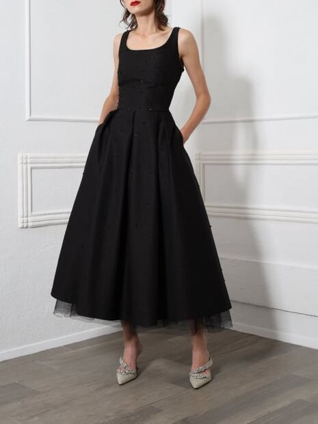 Guía de compras: 5 vestidos negros para brillar en las próximas fiestas