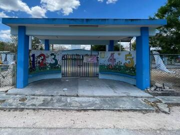 Padres de familia acusan a tesorera de primaria en Yucatán de apoderarse de 136 mil pesos de programa escolar; dinero era para mejorar infraestructura