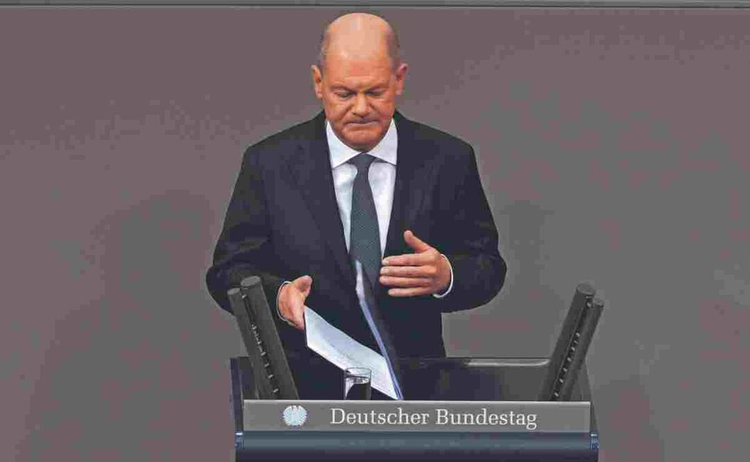 El canciller alemán Olaf Scholz, en la plenaria en el Parlamento. Foto: Markus Schreiber / AP