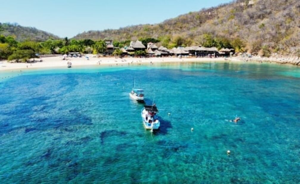 Playa de Bahías de Huatulco, entre las 10 más populares de México