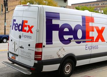 Amancio Ortega, de Zara, compra propiedad de FedEx por 35 mdd