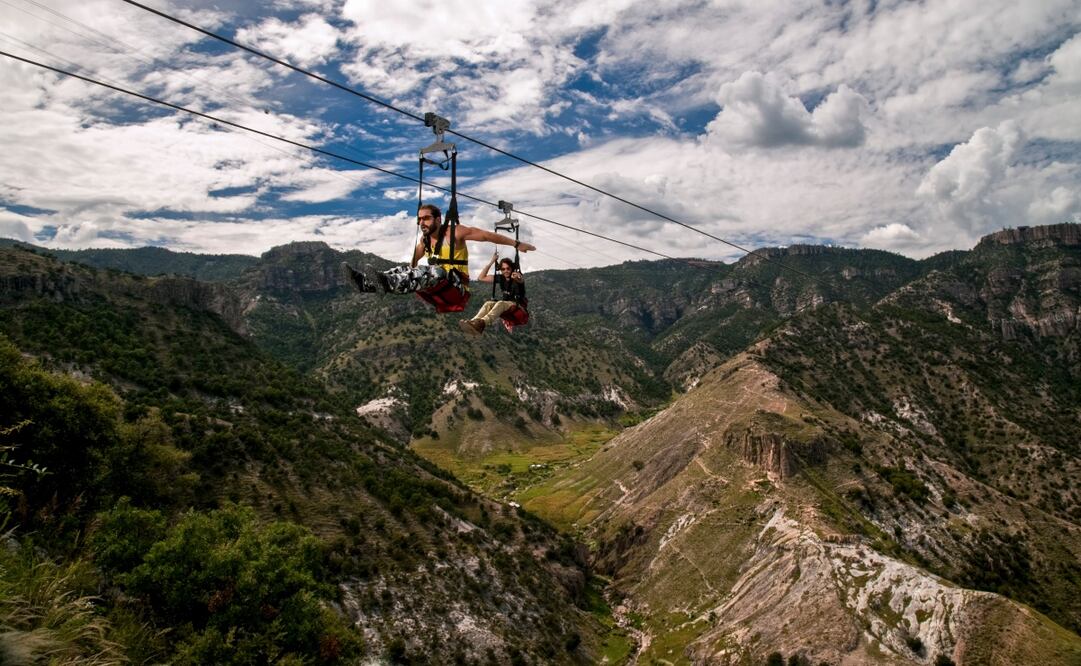 El Parque de Aventura Barrancas del Cobre tiene una de las tirolesas más extensas del mundo, con 2 mil 538 metros de longitud. Foto: Fideicomiso de Turismo Ah Chihuahua