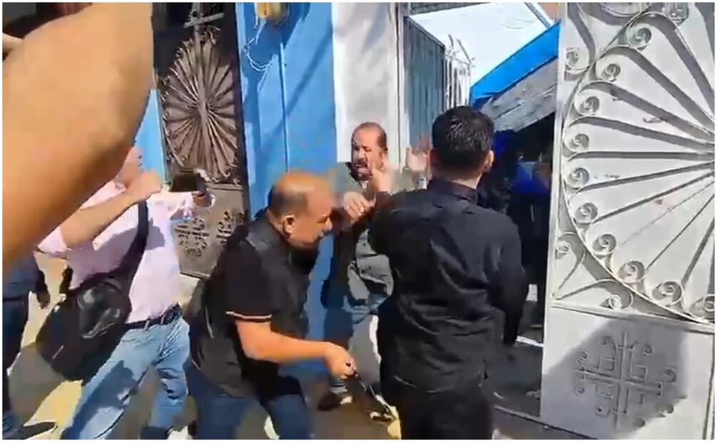 Escoltas de exedil Sergio Alba Esquivel en Morelos, golpearon a reporteros locales y corresponsales (17/01/2025). Foto: Captura de video